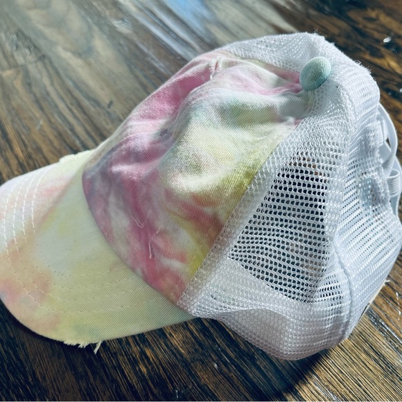 Girls tye dye rainbow adjustable hat - Picture 2 of 3
